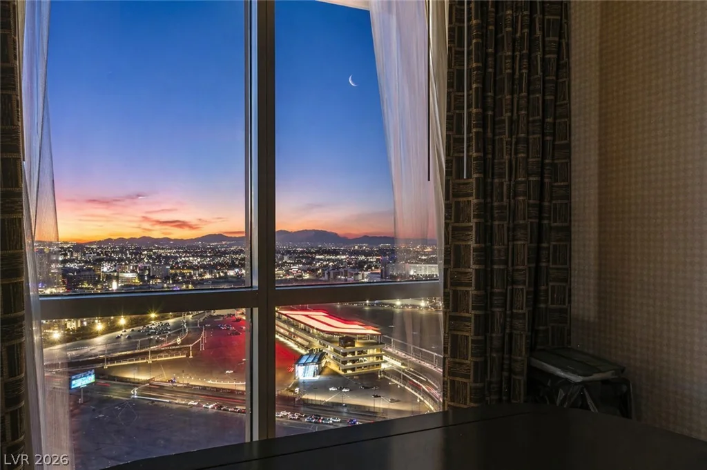 125 HARMON, Las Vegas, NV 89109