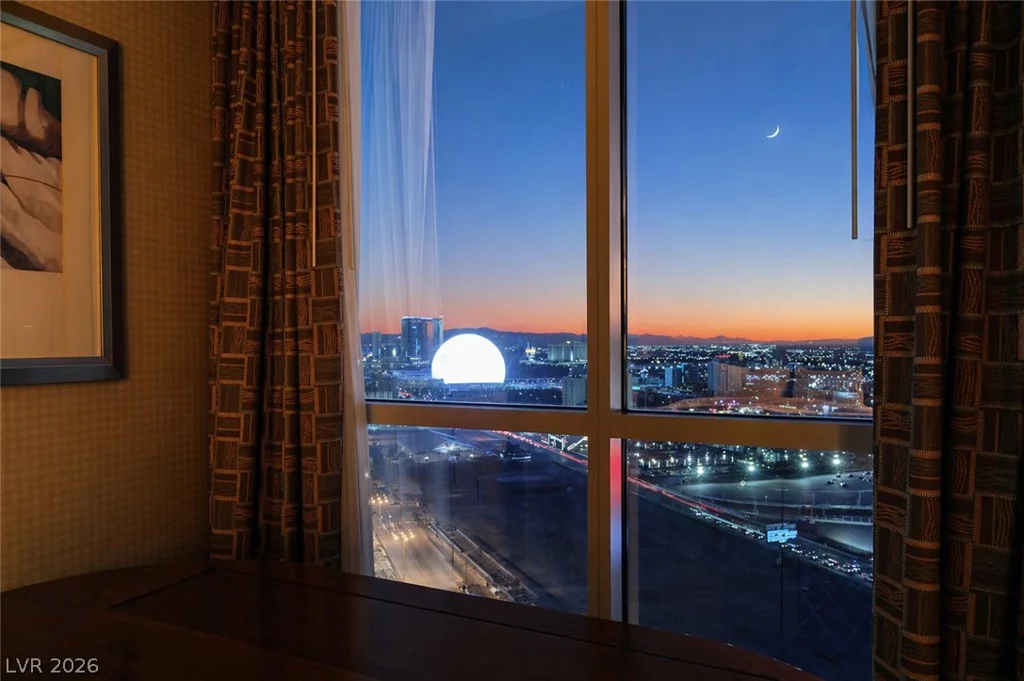 125 HARMON, Las Vegas, NV 89109