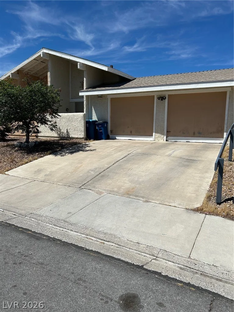 6772 Pine Valley, Las Vegas, NV 89103