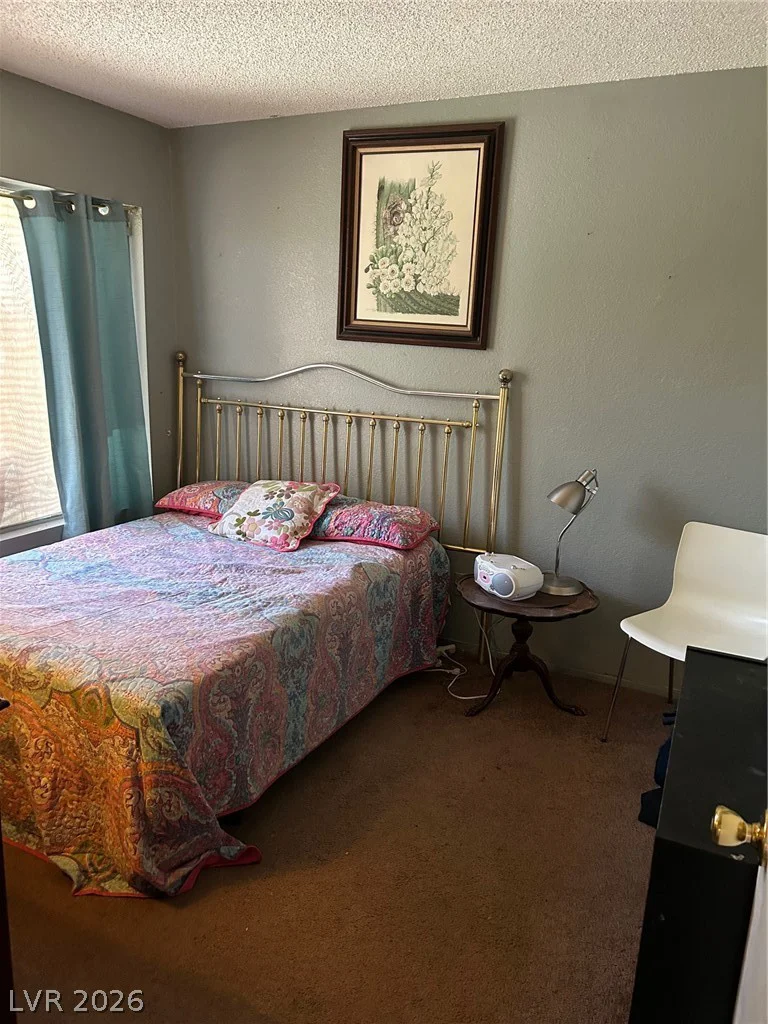 6772 Pine Valley, Las Vegas, NV 89103
