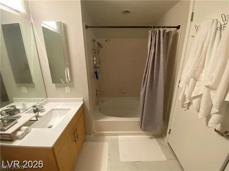 353 Bonneville, Las Vegas, NV 89101