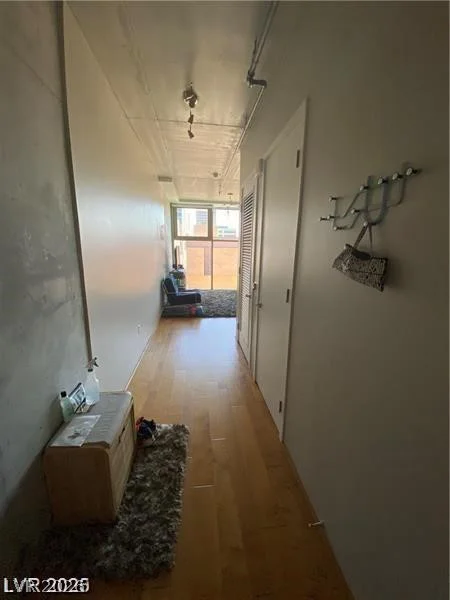 353 Bonneville, Las Vegas, NV 89101