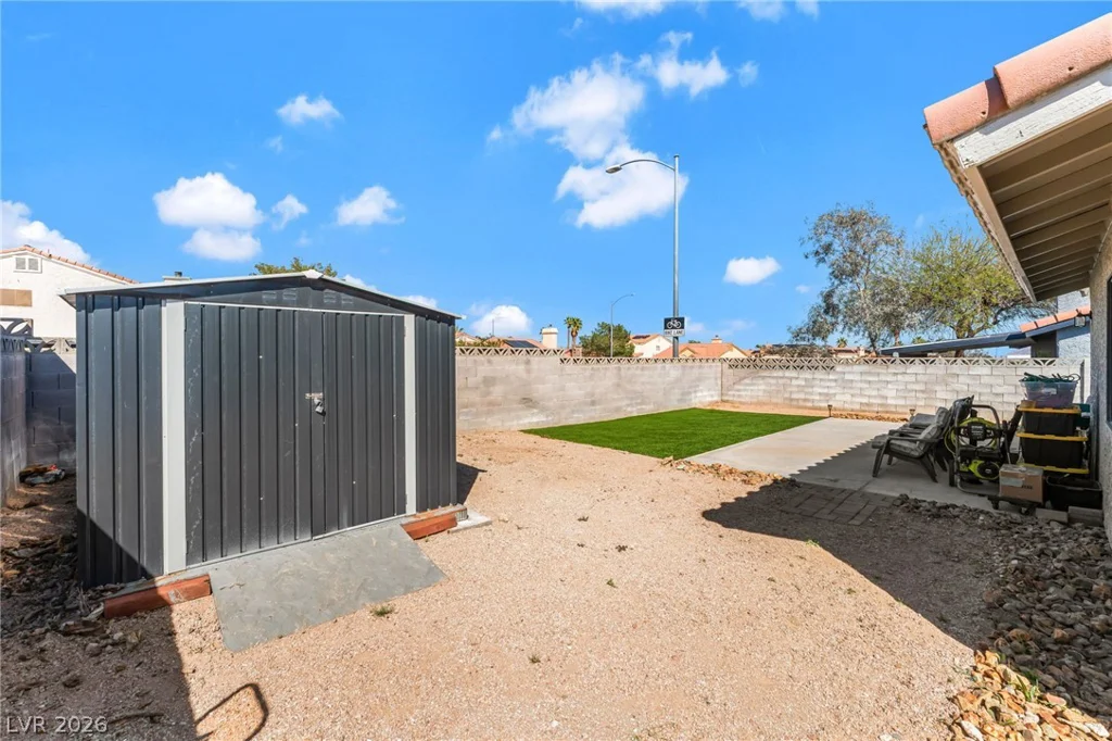 7432 Saybrook Point, Las Vegas, NV 89128