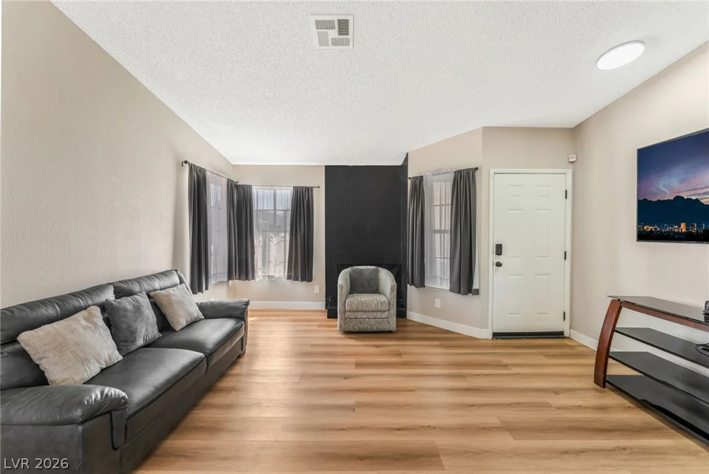 7432 Saybrook Point, Las Vegas, NV 89128