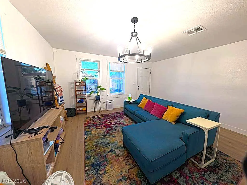 3049 Cedar, Las Vegas, NV 89104