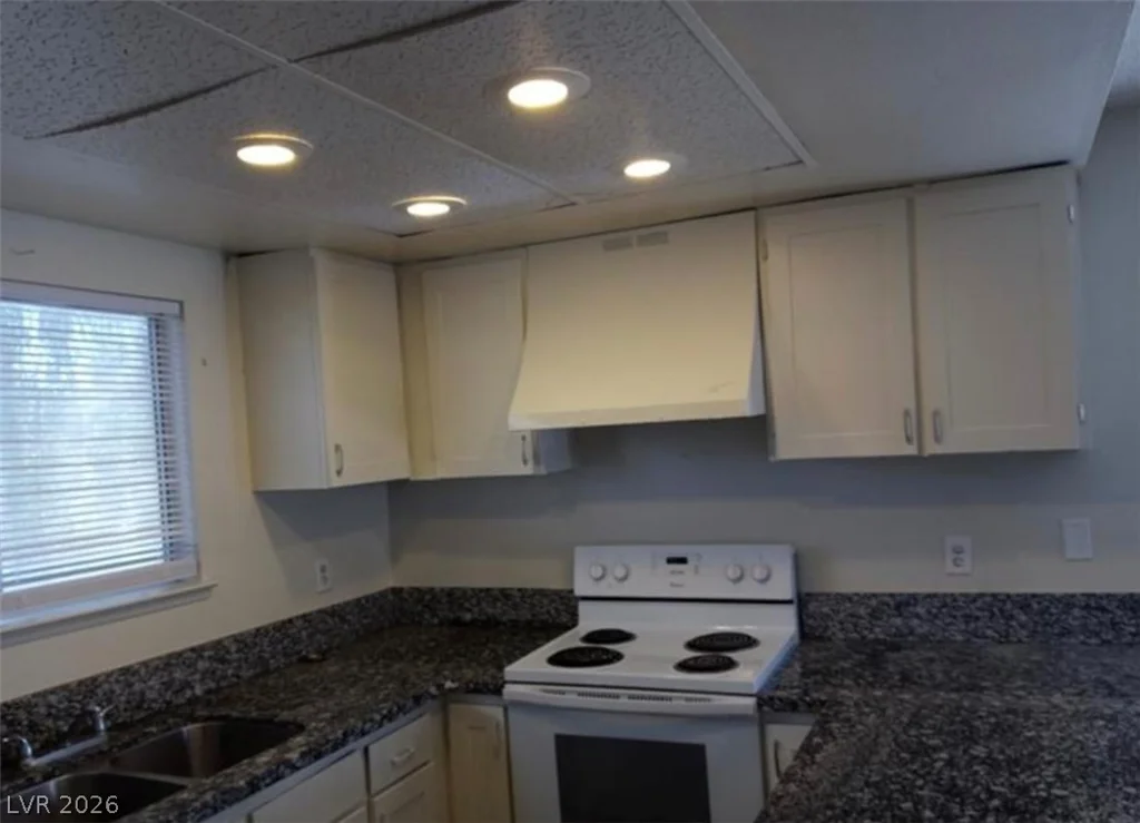 4451 Rich, Las Vegas, NV 89102