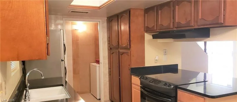 5156 Gray, Las Vegas, NV 89119