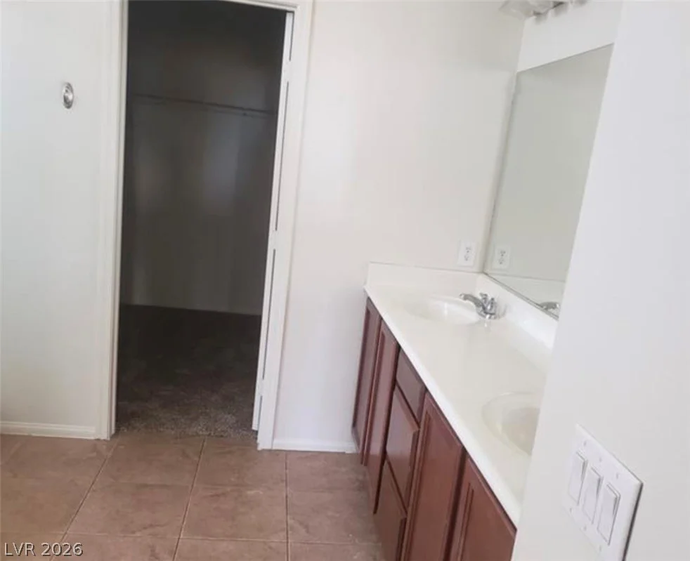 7112 Whitford, Las Vegas, NV 89166