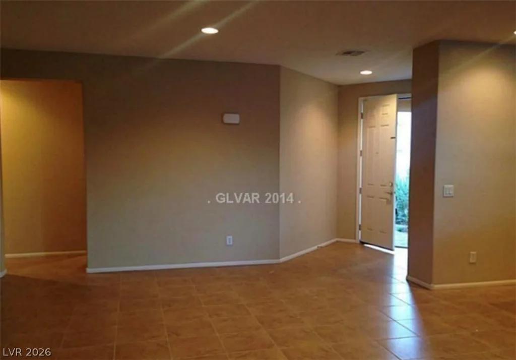 7112 Whitford, Las Vegas, NV 89166