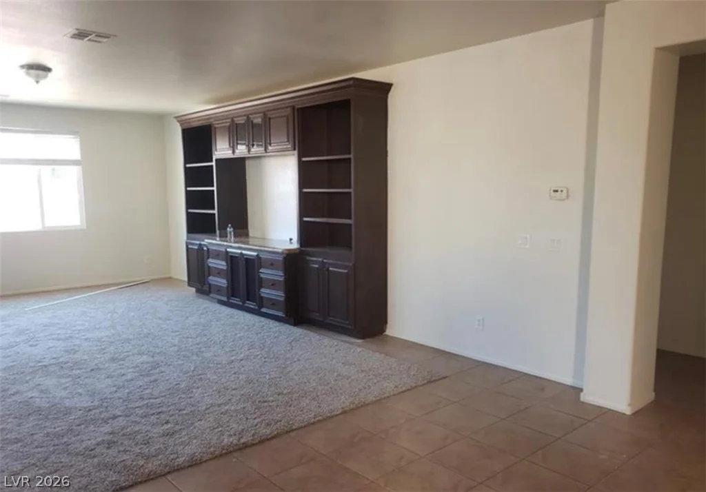 7112 Whitford, Las Vegas, NV 89166