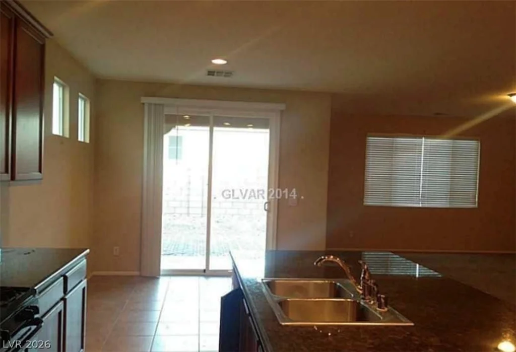 7112 Whitford, Las Vegas, NV 89166