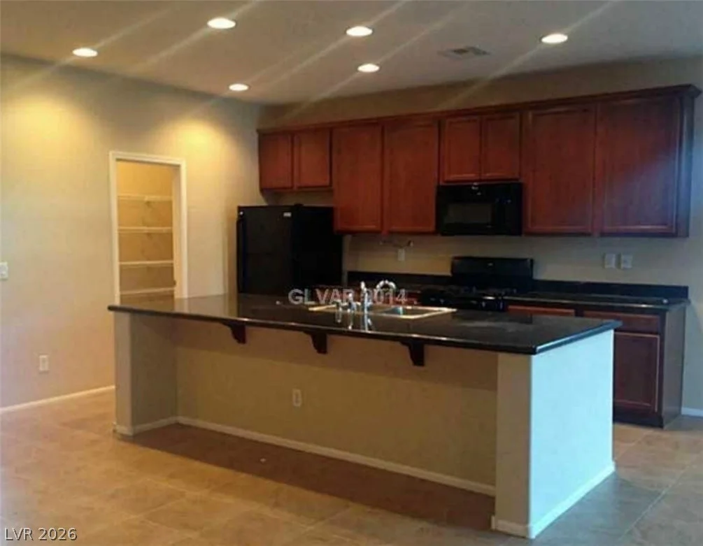 7112 Whitford, Las Vegas, NV 89166