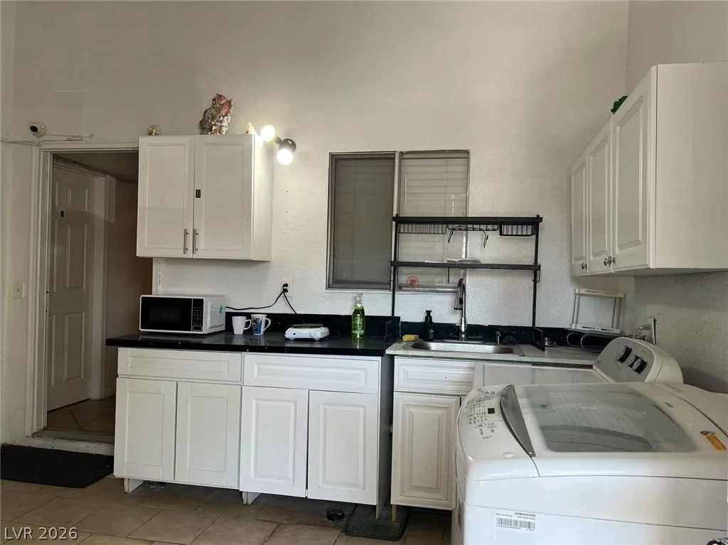 3712 San Joaquin, Las Vegas, NV 89102