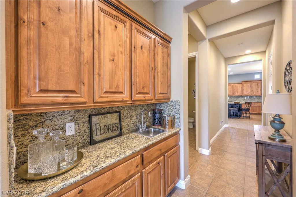 7982 Lookout Rock, Las Vegas, NV 89129