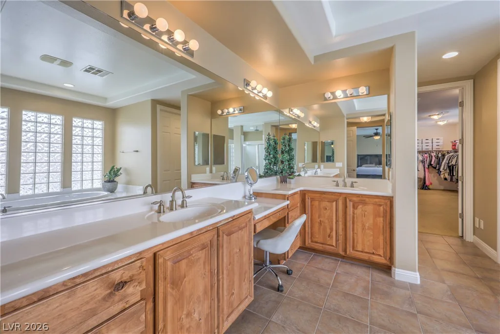 7982 Lookout Rock, Las Vegas, NV 89129