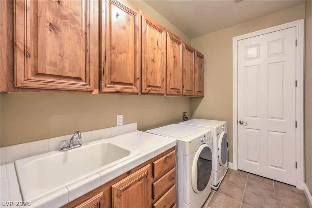 7982 Lookout Rock, Las Vegas, NV 89129