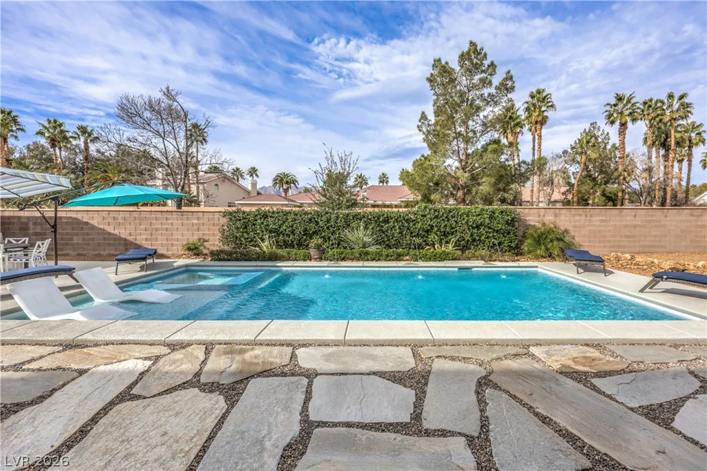 7982 Lookout Rock, Las Vegas, NV 89129