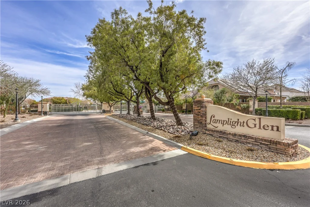 7982 Lookout Rock, Las Vegas, NV 89129