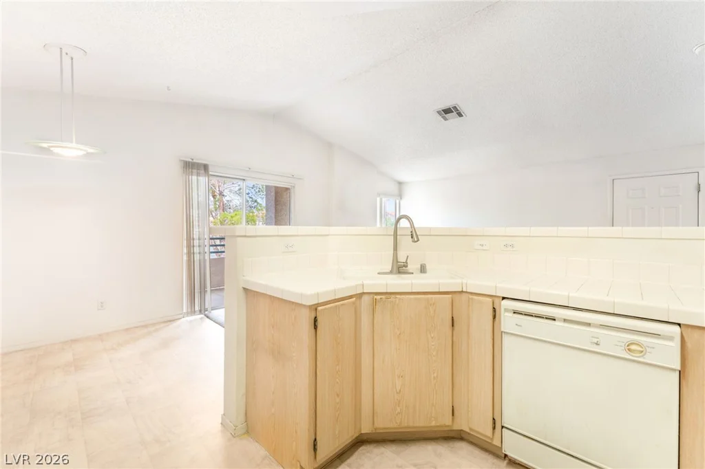 601 Devonhall, Las Vegas, NV 89145