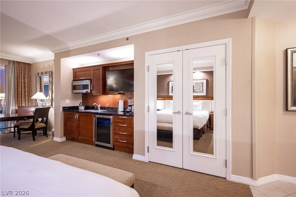 135 HARMON, Las Vegas, NV 89109