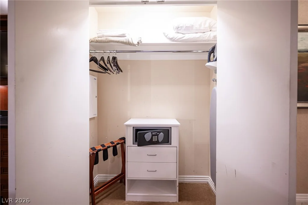 135 HARMON, Las Vegas, NV 89109
