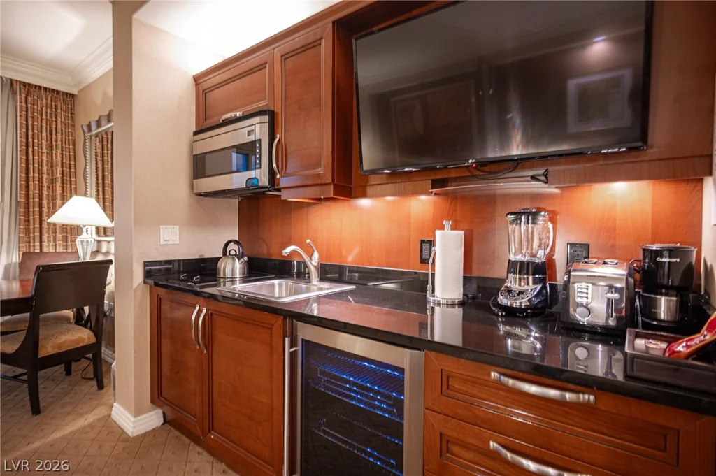 135 HARMON, Las Vegas, NV 89109