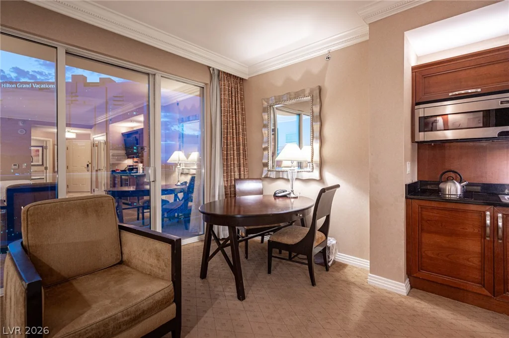 135 HARMON, Las Vegas, NV 89109