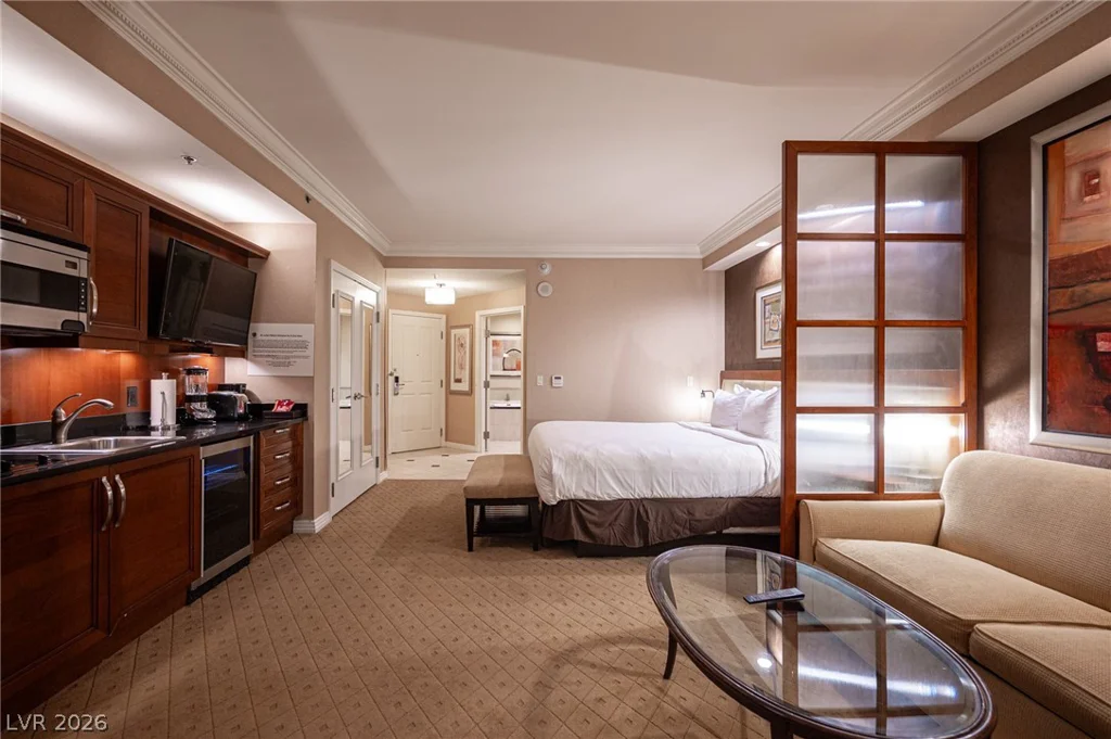 135 HARMON, Las Vegas, NV 89109