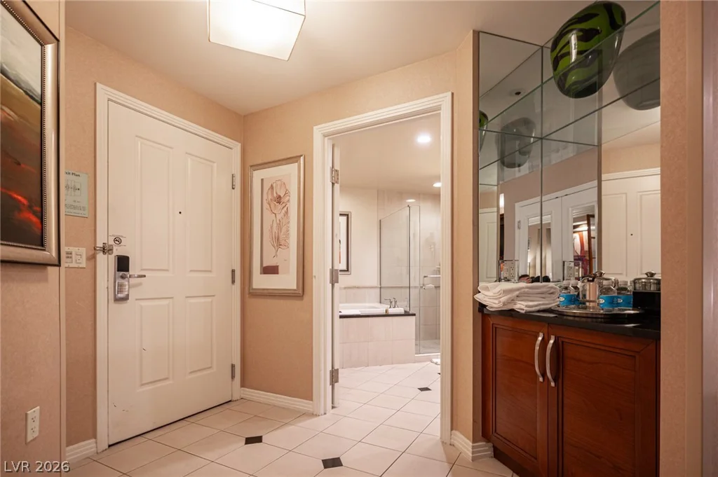 135 HARMON, Las Vegas, NV 89109