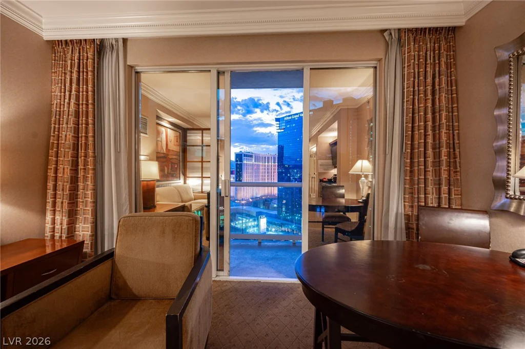 135 HARMON, Las Vegas, NV 89109