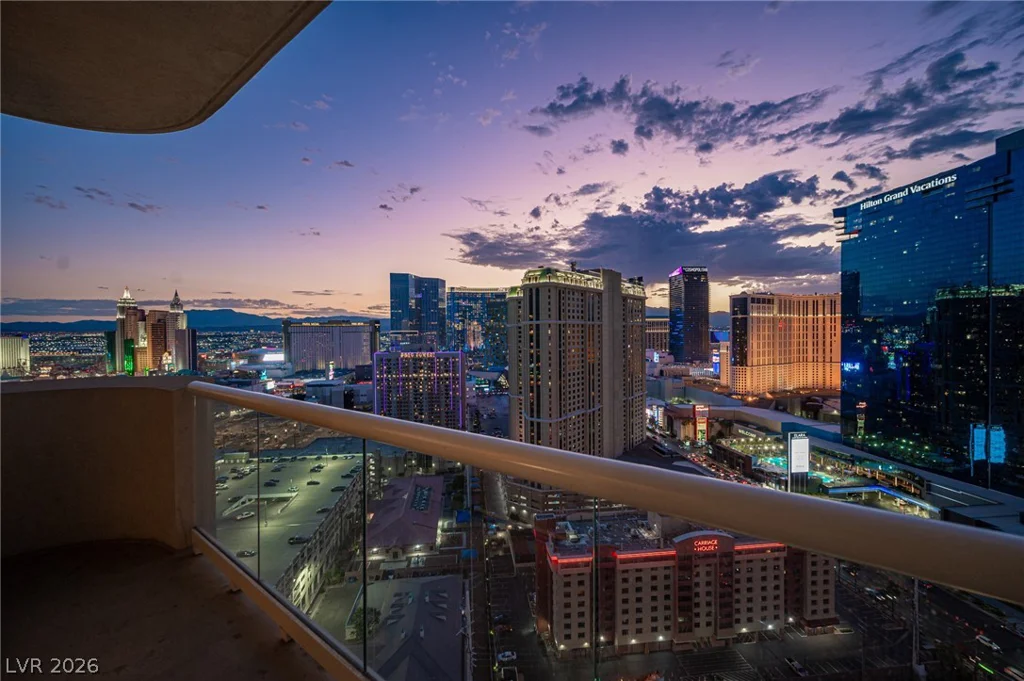 135 HARMON, Las Vegas, NV 89109