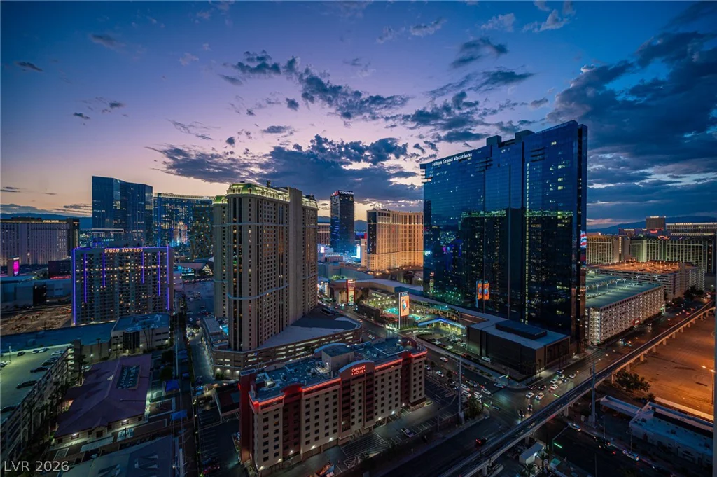 135 HARMON, Las Vegas, NV 89109