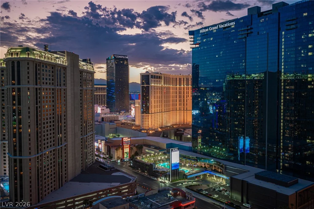 135 HARMON, Las Vegas, NV 89109