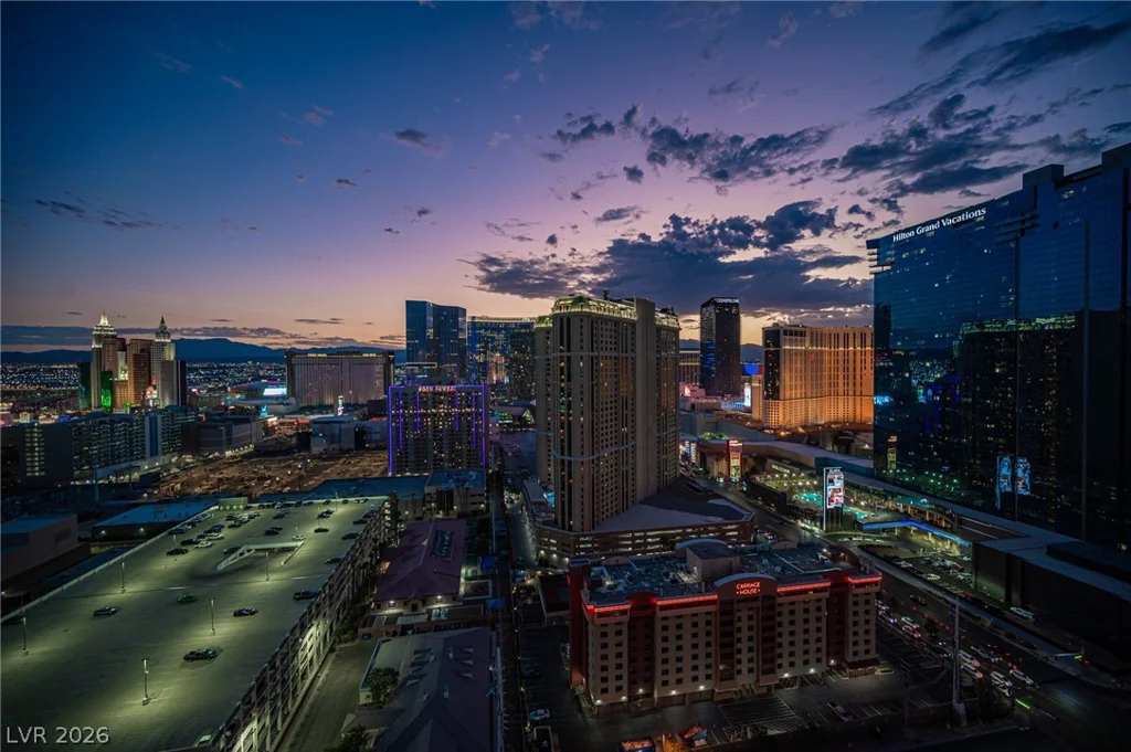 135 HARMON, Las Vegas, NV 89109