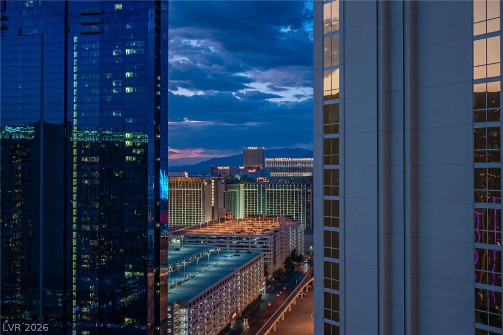 135 HARMON, Las Vegas, NV 89109