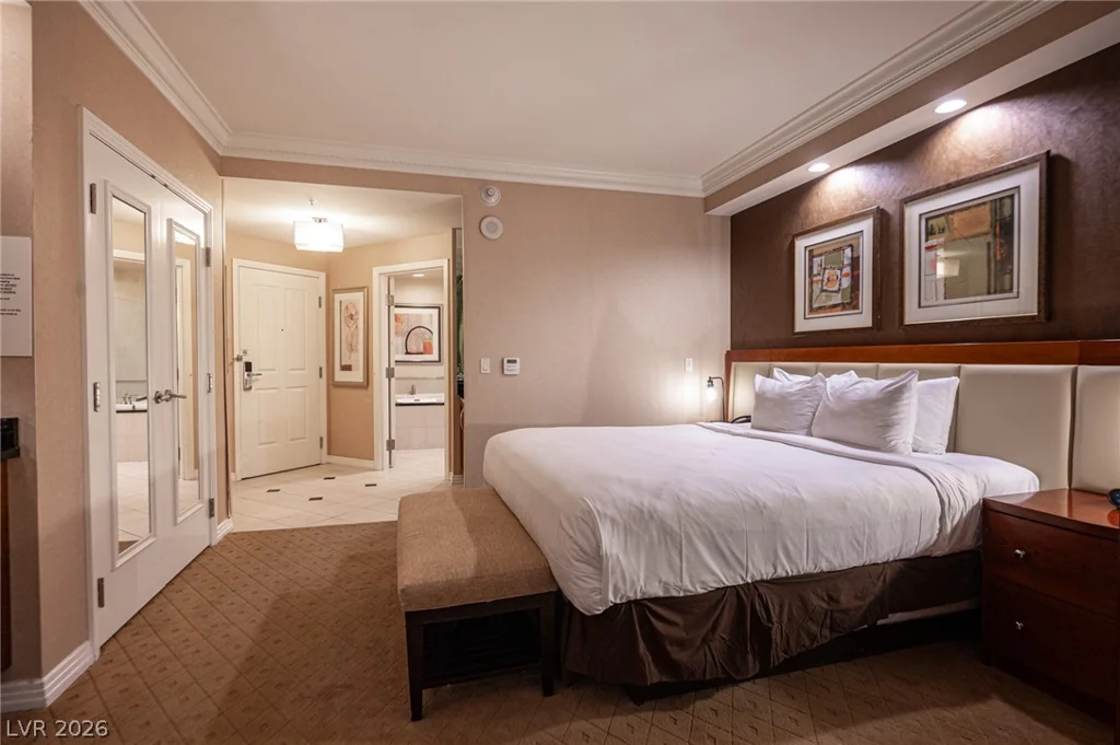 135 HARMON, Las Vegas, NV 89109