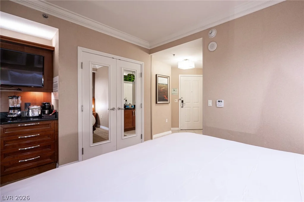 135 HARMON, Las Vegas, NV 89109