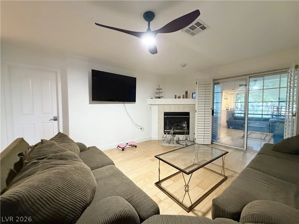 8452 Boseck, Las Vegas, NV 89145