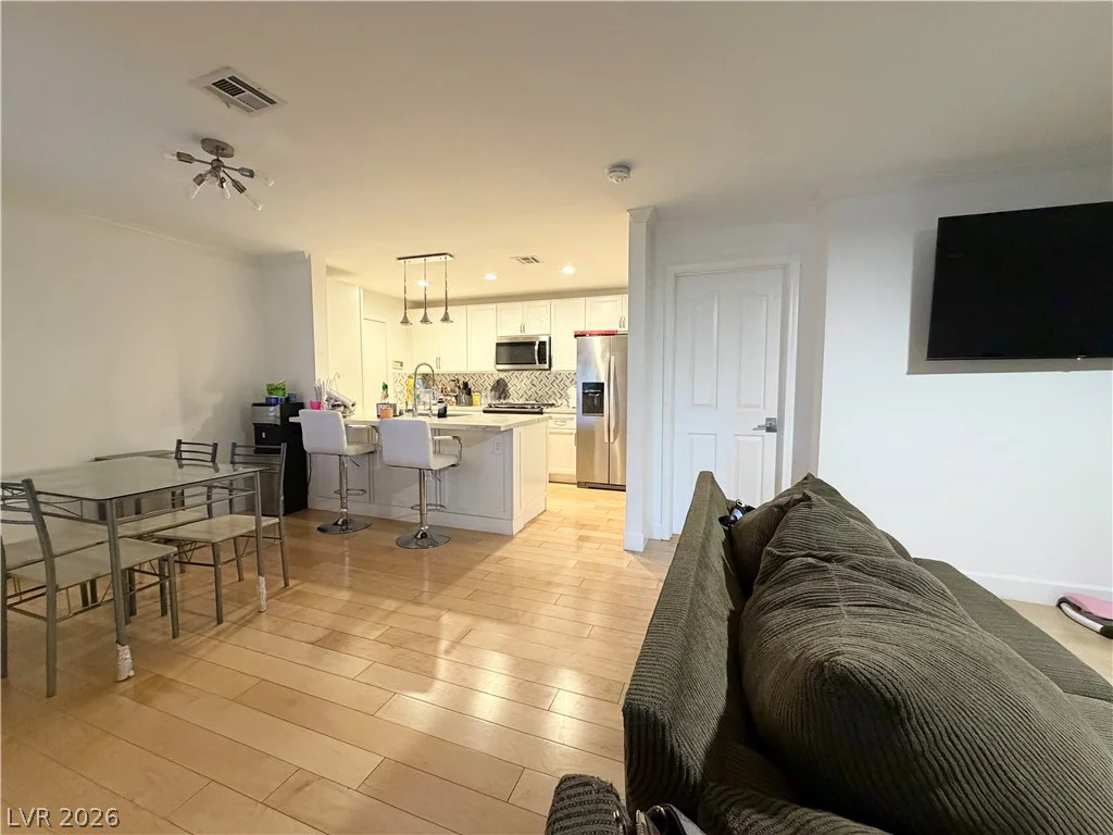 8452 Boseck, Las Vegas, NV 89145