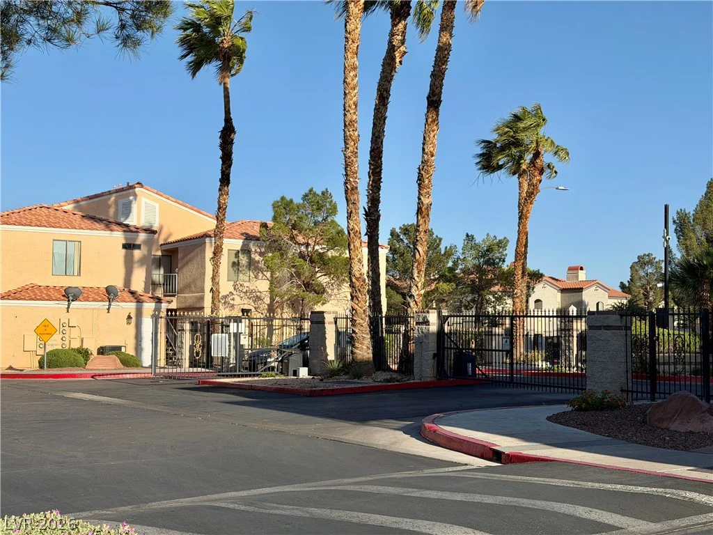 8452 Boseck, Las Vegas, NV 89145