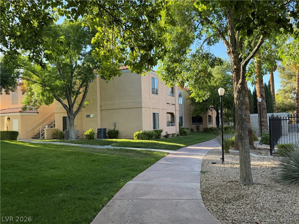 8452 Boseck, Las Vegas, NV 89145