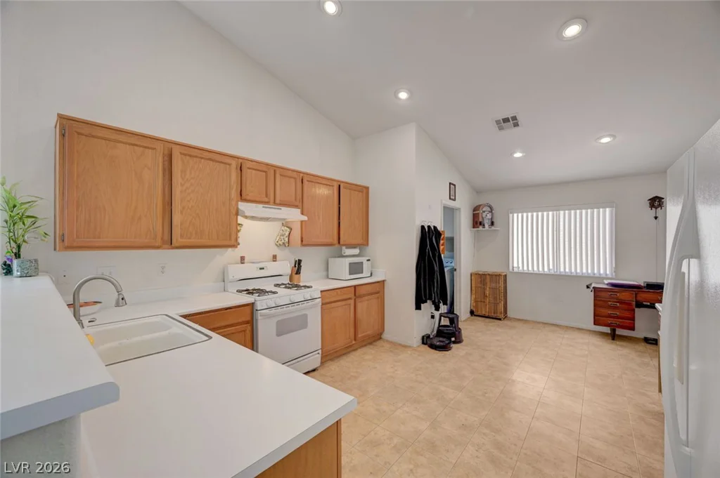 2106 Maui Surf, North Las Vegas, NV 89031