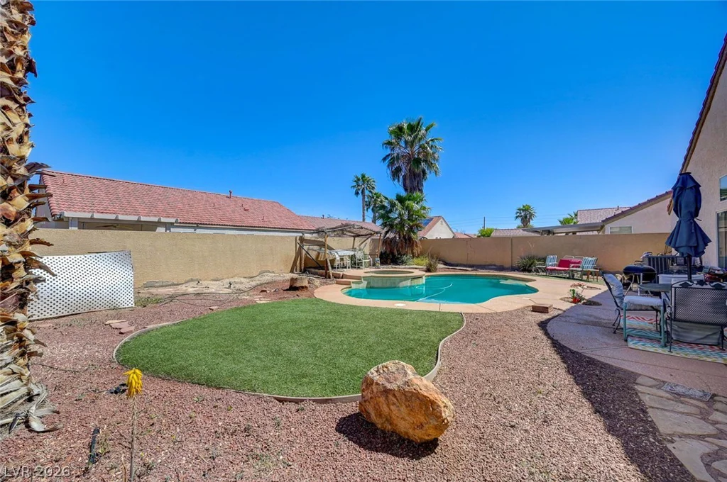 2106 Maui Surf, North Las Vegas, NV 89031