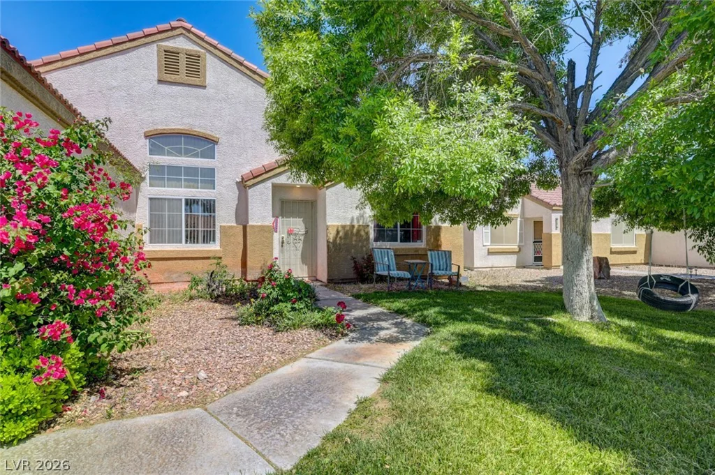 2106 Maui Surf, North Las Vegas, NV 89031