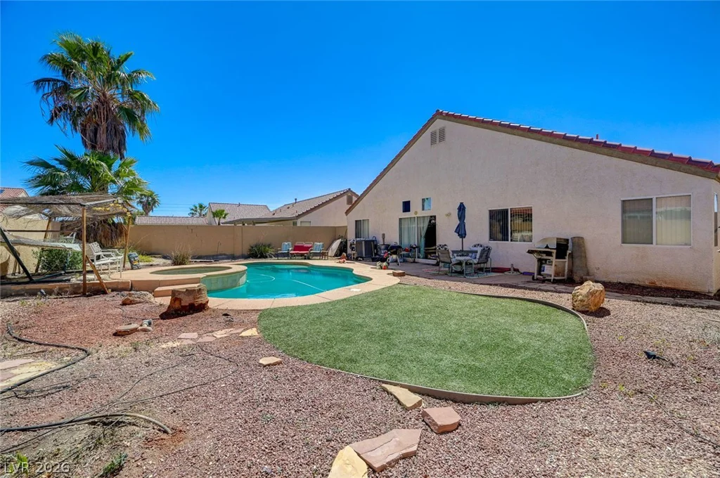 2106 Maui Surf, North Las Vegas, NV 89031