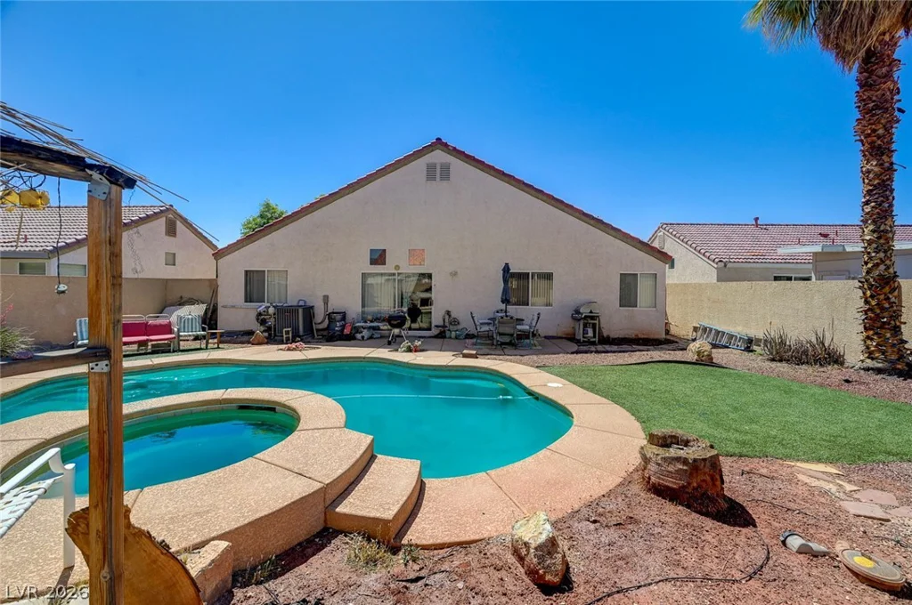 2106 Maui Surf, North Las Vegas, NV 89031