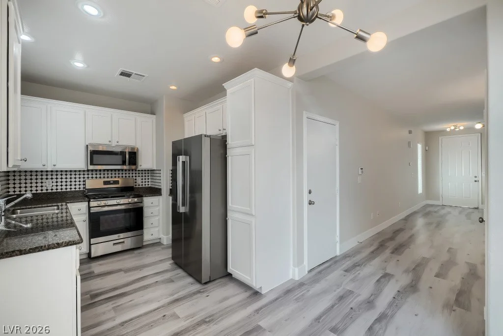8134 Golden Flowers, Las Vegas, NV 89139