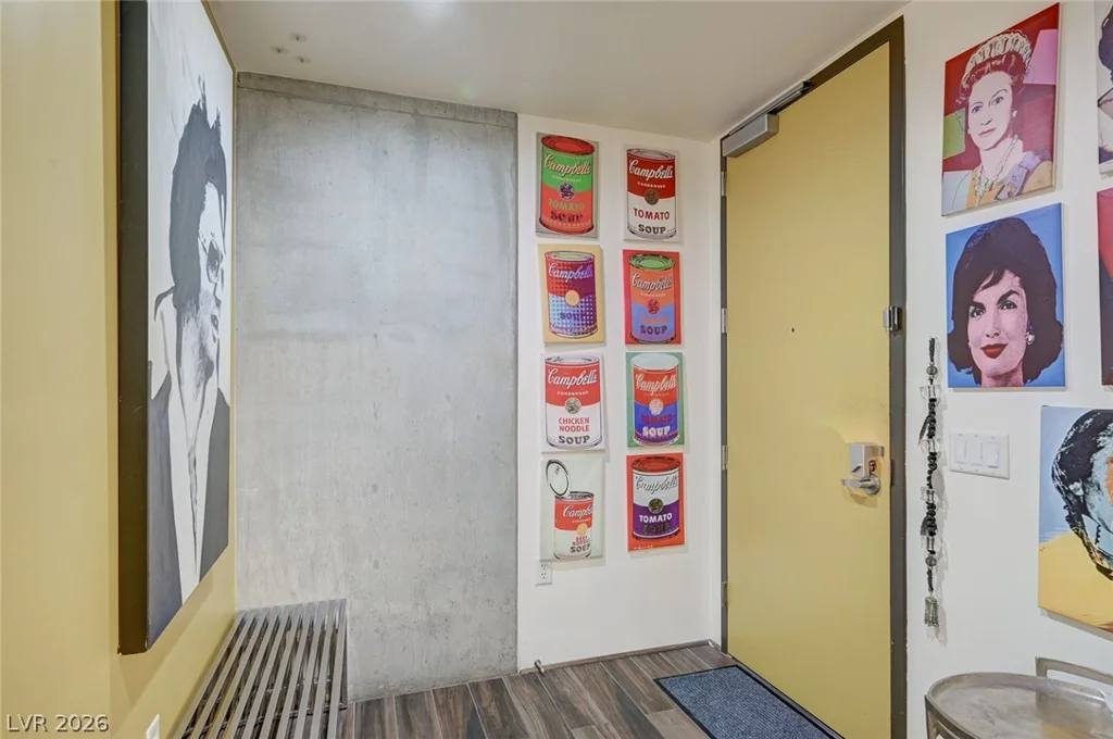 353 Bonneville, Las Vegas, NV 89101