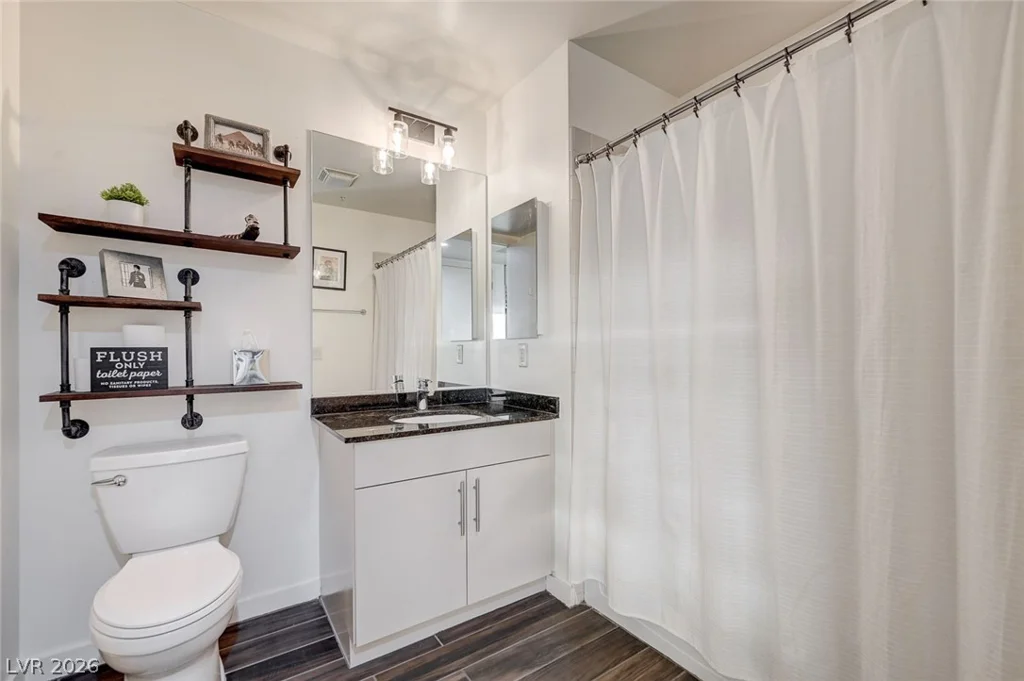 353 Bonneville, Las Vegas, NV 89101