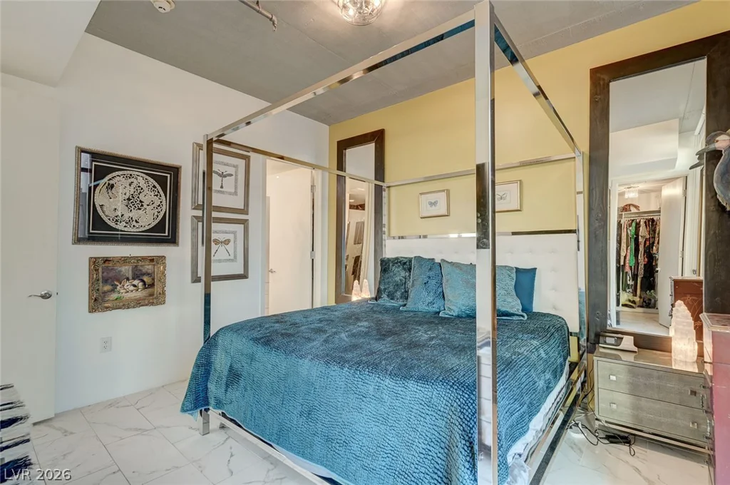 353 Bonneville, Las Vegas, NV 89101